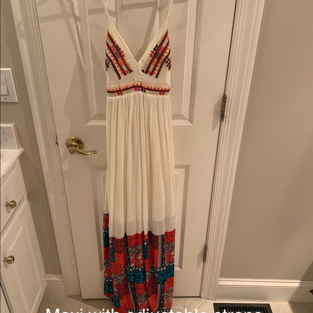 Maxi dress with adjustable straps